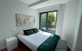 Premium La Farola Vigo Ybh12
